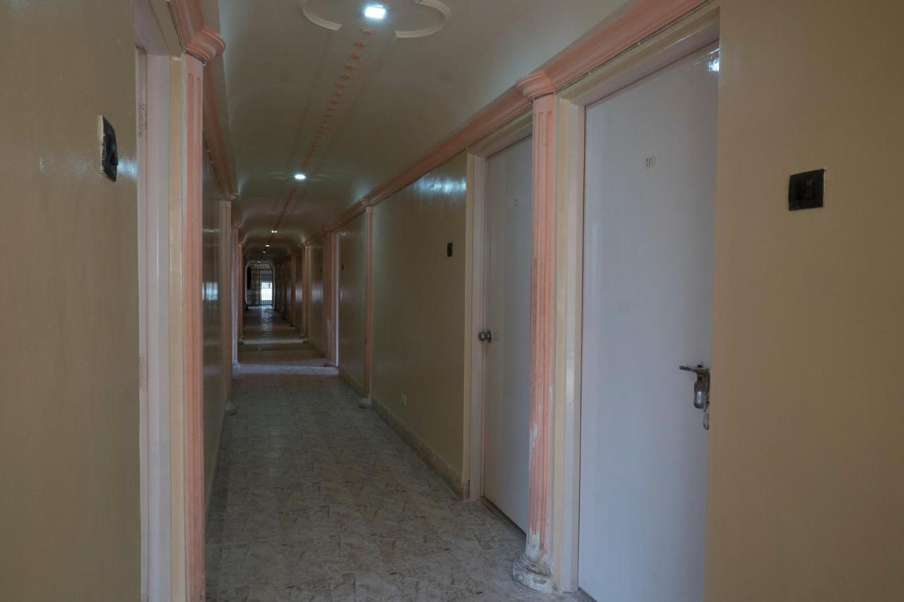 Oyo Flagship 37830 Hotel Aakar International Сатара Екстер'єр фото