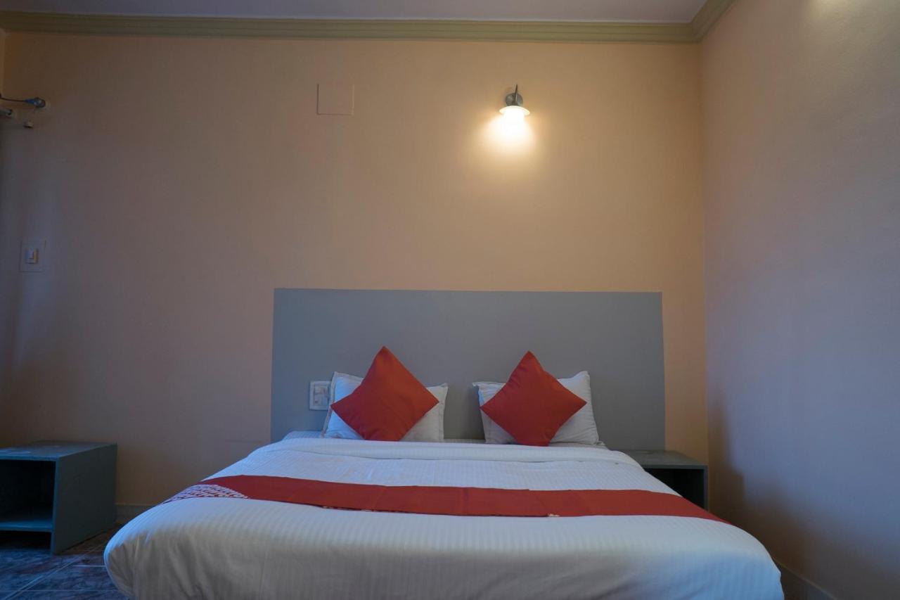 Oyo Flagship 37830 Hotel Aakar International Сатара Екстер'єр фото