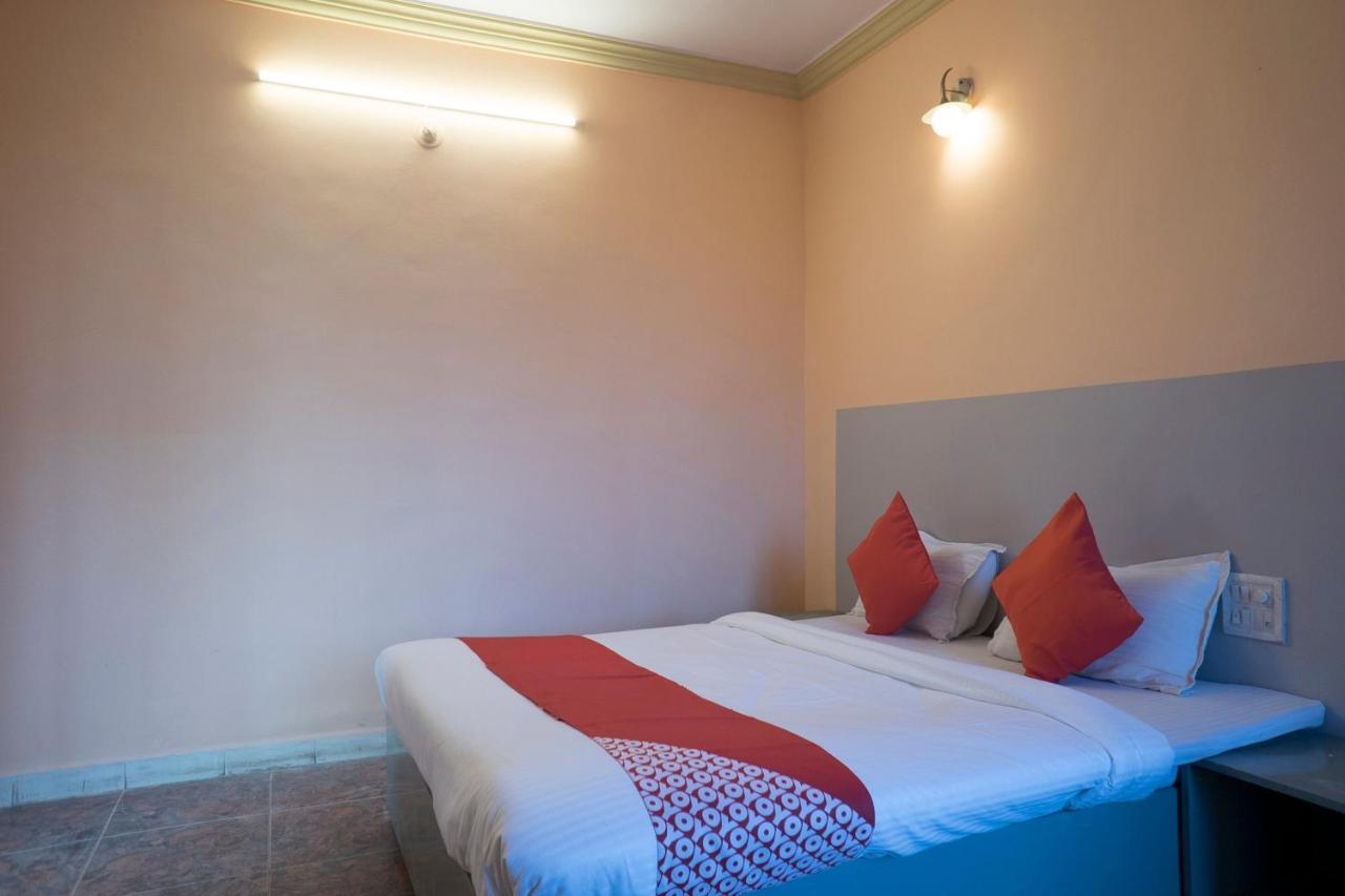 Oyo Flagship 37830 Hotel Aakar International Сатара Екстер'єр фото