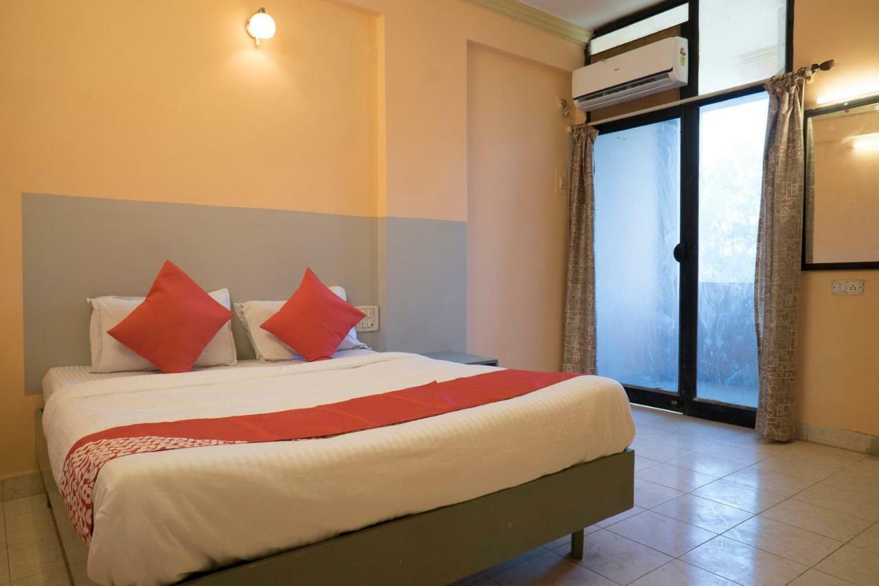 Oyo Flagship 37830 Hotel Aakar International Сатара Екстер'єр фото